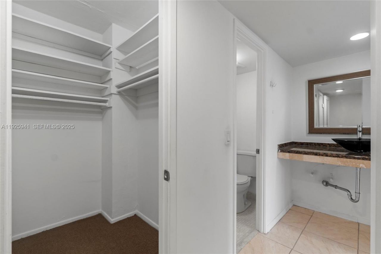 1301 NE Miami Gardens Dr, Unit 1025W, Miami, FL 33179 Photo