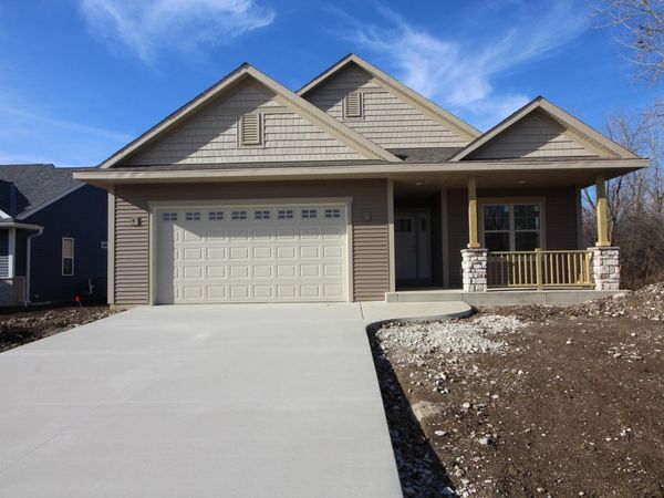 522 Calvin Ln, Mount Pleasant, WI 53406