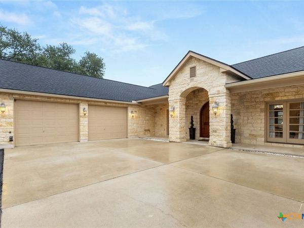 372 Shady Hollow, New Braunfels, TX 78132