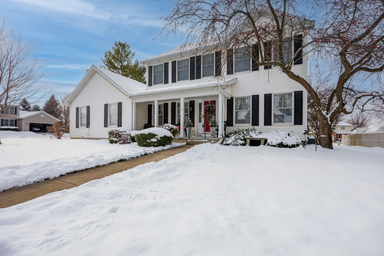 17 Downing Circle, Bloomington, IL 61704 Main Photo