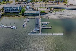 101 Palm Boulevard photo 4