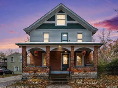 325 West Flint Street, Lake Orion Vlg, MI 48362