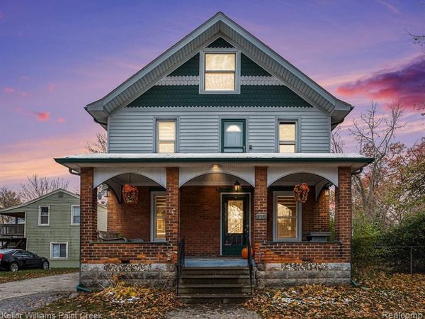 325 West Flint Street, Lake Orion Vlg, MI 48362