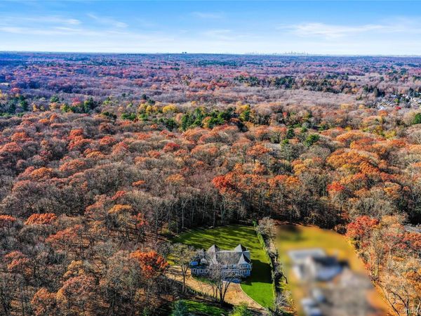 541 Split Rock Road, Syosset, NY 11791