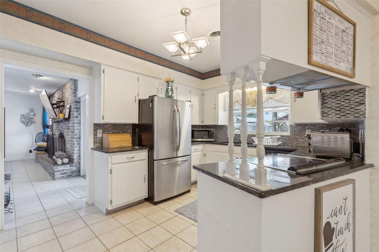 27 S Center Street, Eustis, FL 32726 Photo