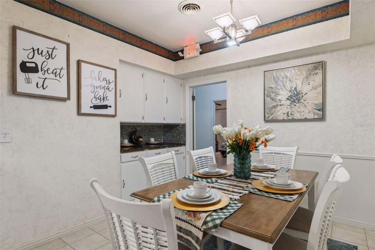 27 S Center Street, Eustis, FL 32726 Photo