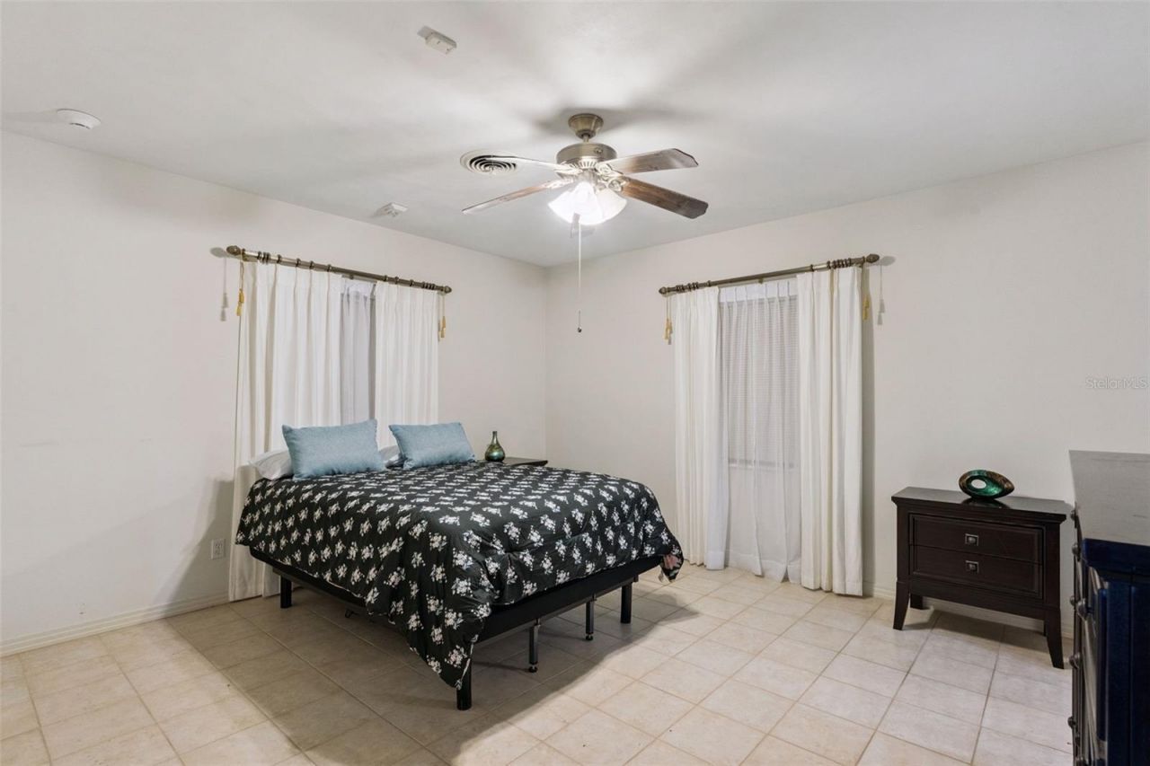 27 S Center Street, Eustis, FL 32726 Photo