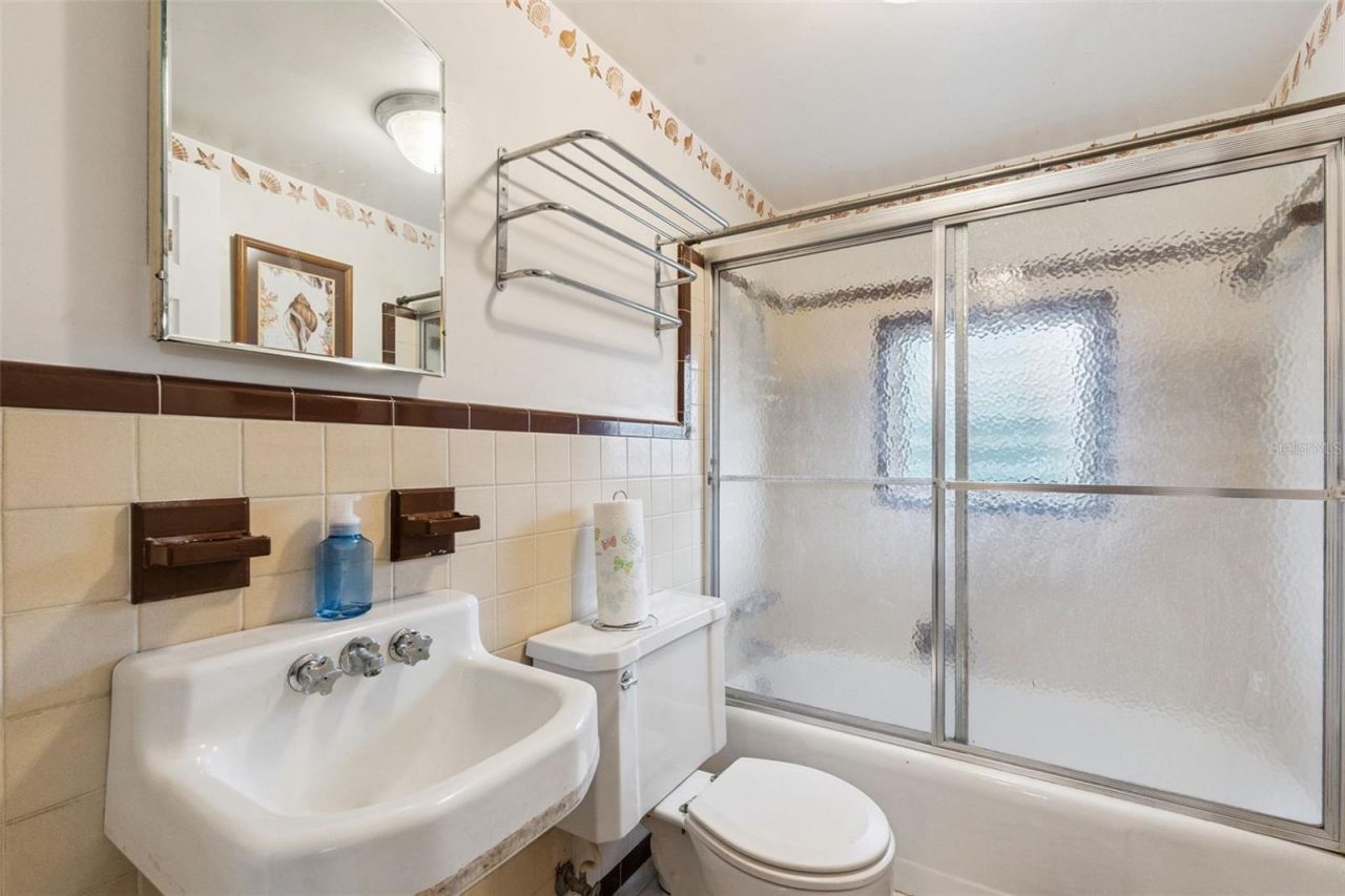 27 S Center Street, Eustis, FL 32726 Photo