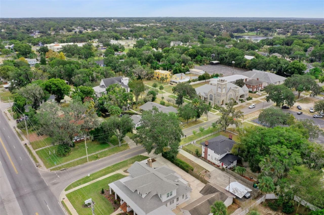 27 S Center Street, Eustis, FL 32726 Photo