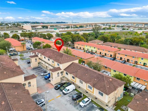 7995 NW 8th St, Unit 114, Miami, FL 33126