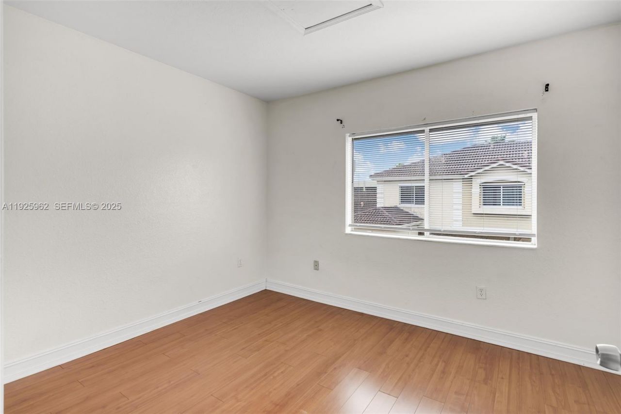 7995 NW 8th St, Unit 114, Miami, FL 33126 Photo