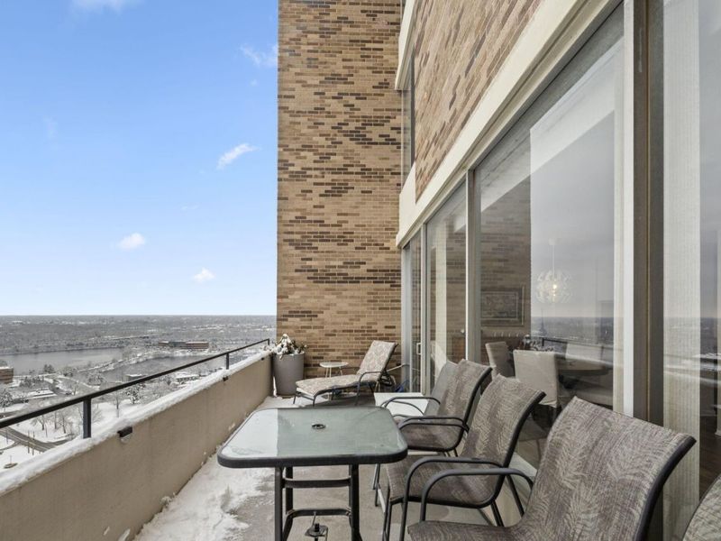 1000 Urlin Avenue , Unit 2007, Columbus, OH 43212 Photo 18