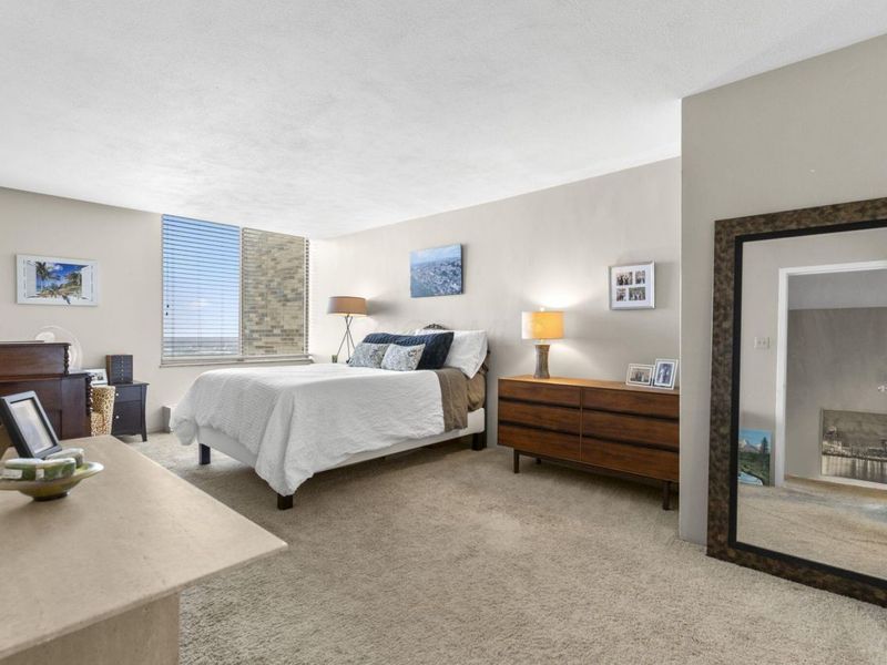 1000 Urlin Avenue , Unit 2007, Columbus, OH 43212 Photo 23