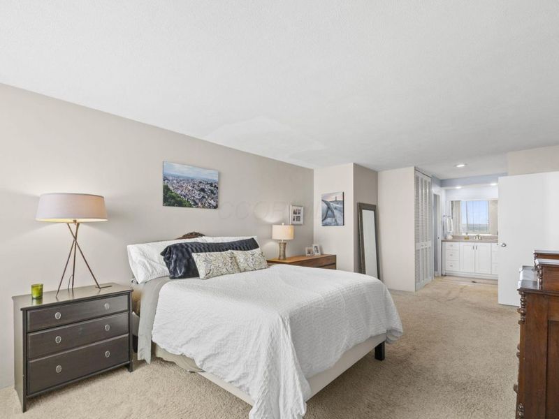 1000 Urlin Avenue , Unit 2007, Columbus, OH 43212 Photo 24