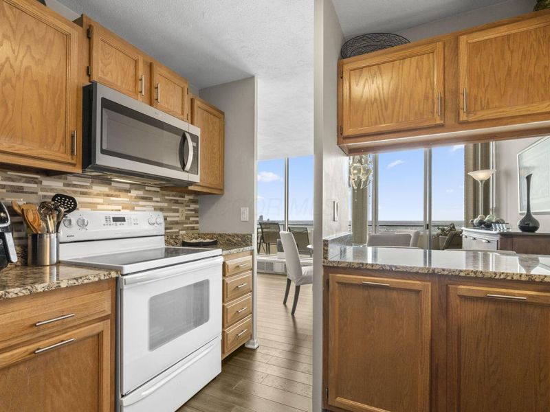 1000 Urlin Avenue , Unit 2007, Columbus, OH 43212 Photo 7