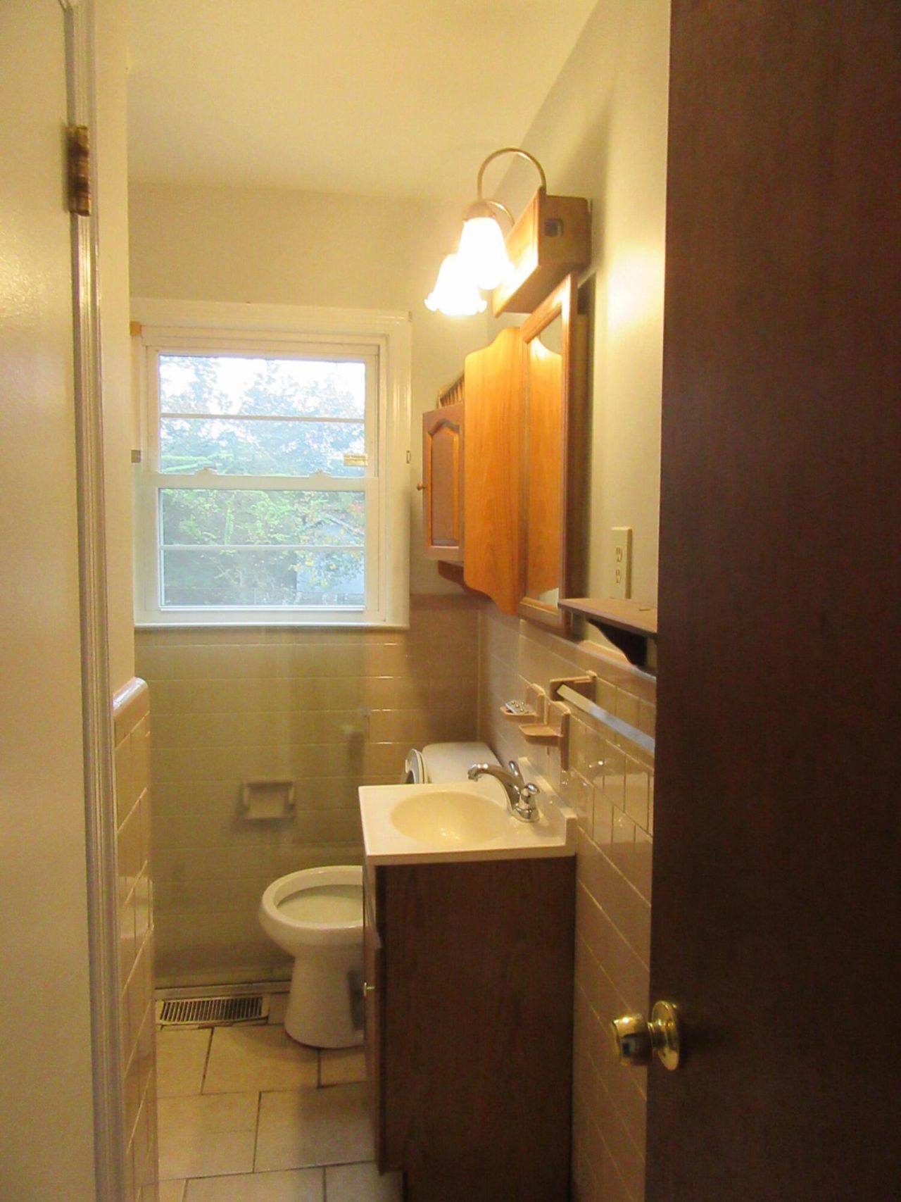 1253 Maxwell Street Photo 10