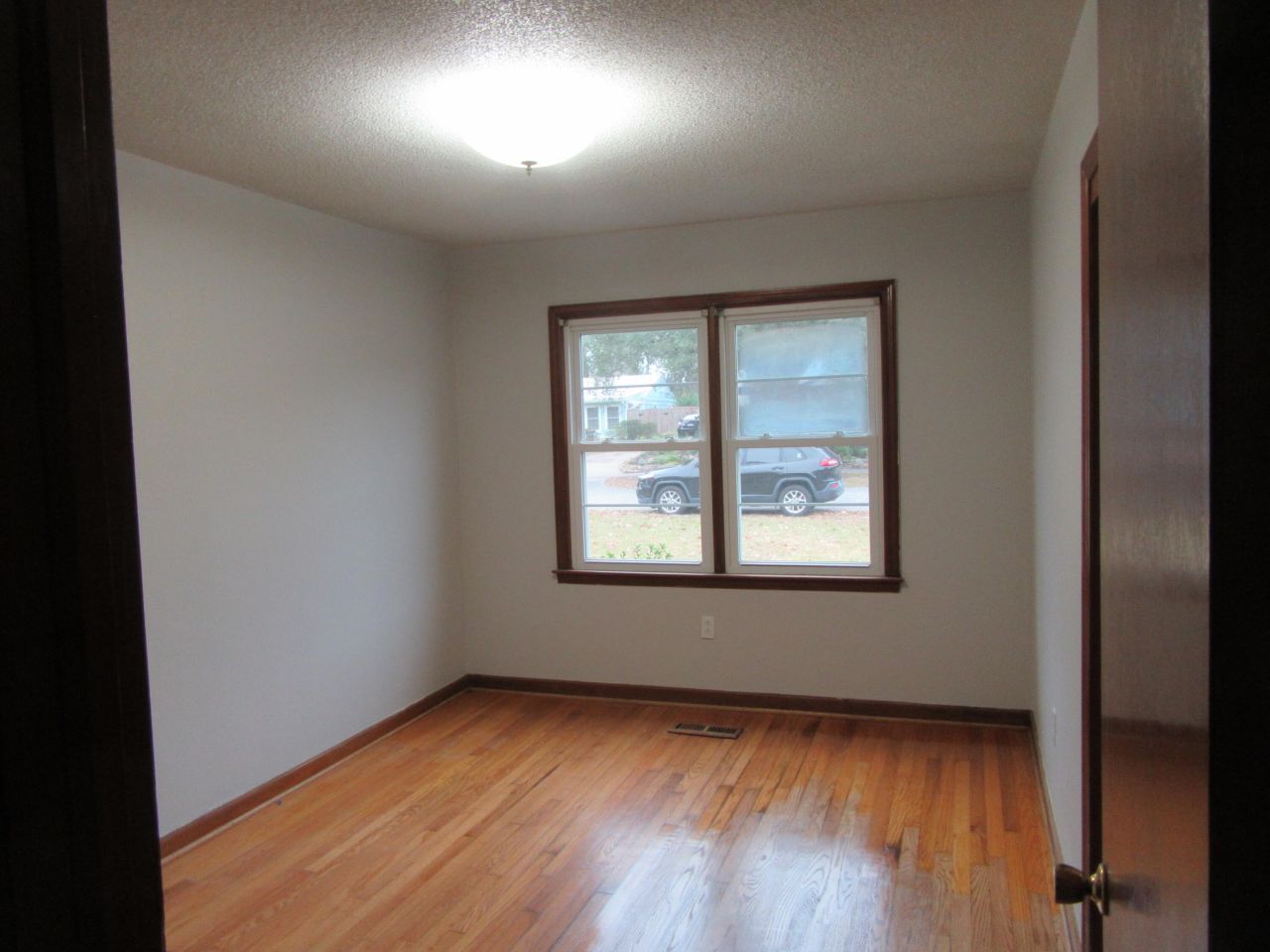 1253 Maxwell Street Photo 14