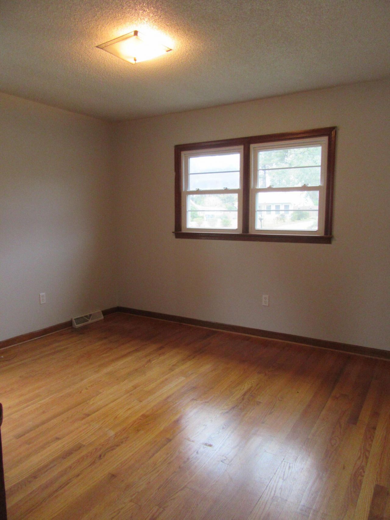 1253 Maxwell Street Photo 20