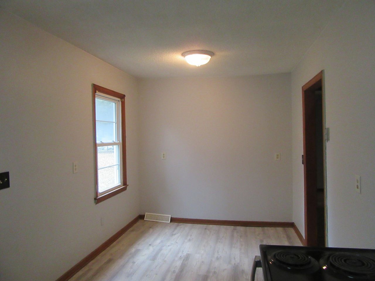 1253 Maxwell Street Photo 8