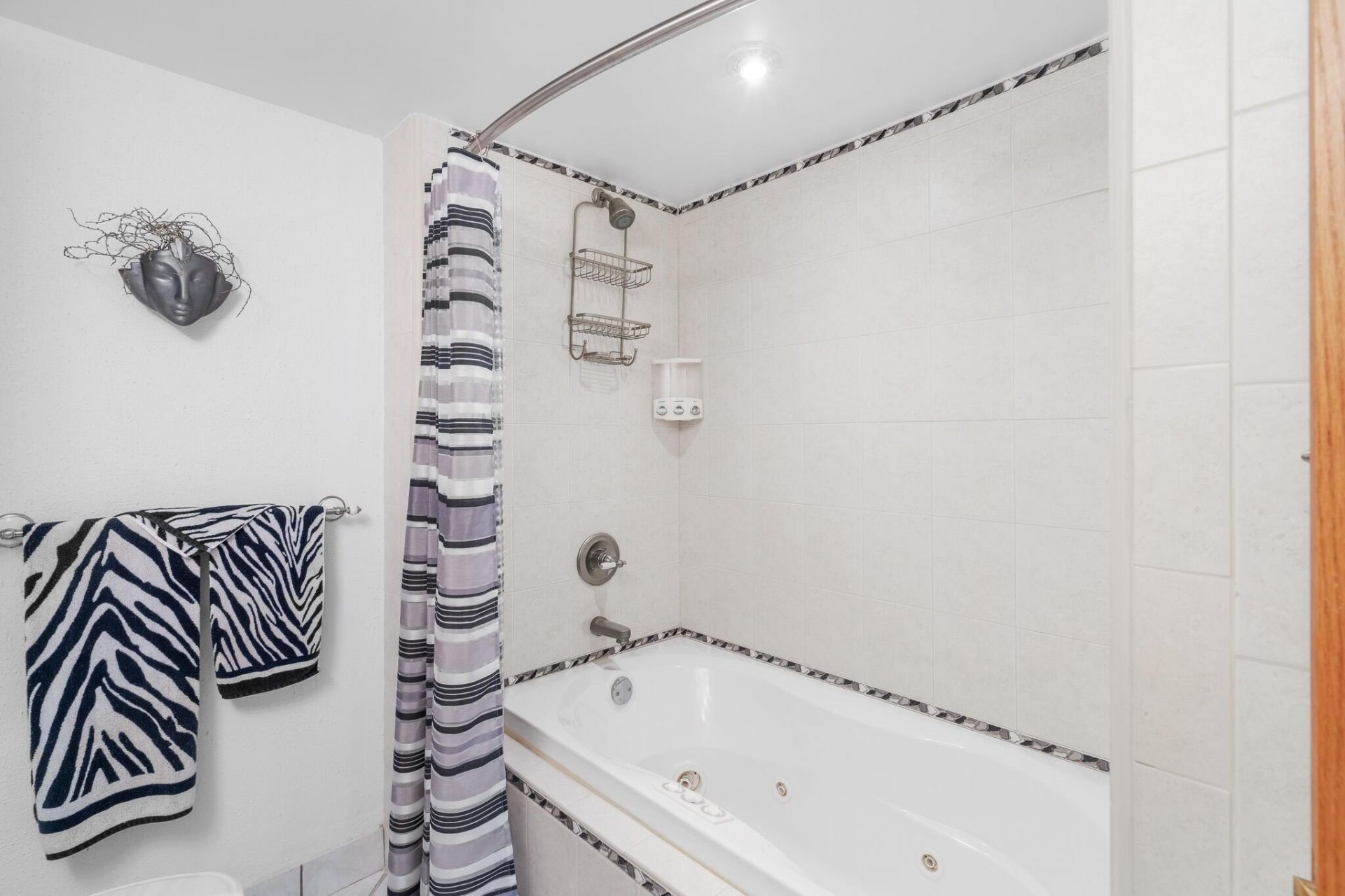 950 Ponce De Leon Road, Unit 109, Boca Raton, FL 33432 Photo