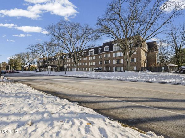 4343 W Bancroft Street, Ottawa Hills, OH 43615