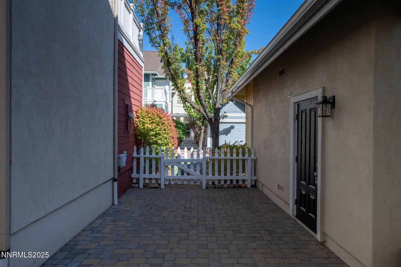 1304 Waterloo Drive, Reno, NV 89509 Photo