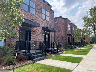 211 W Fifth Avenue , Flint, MI 48502