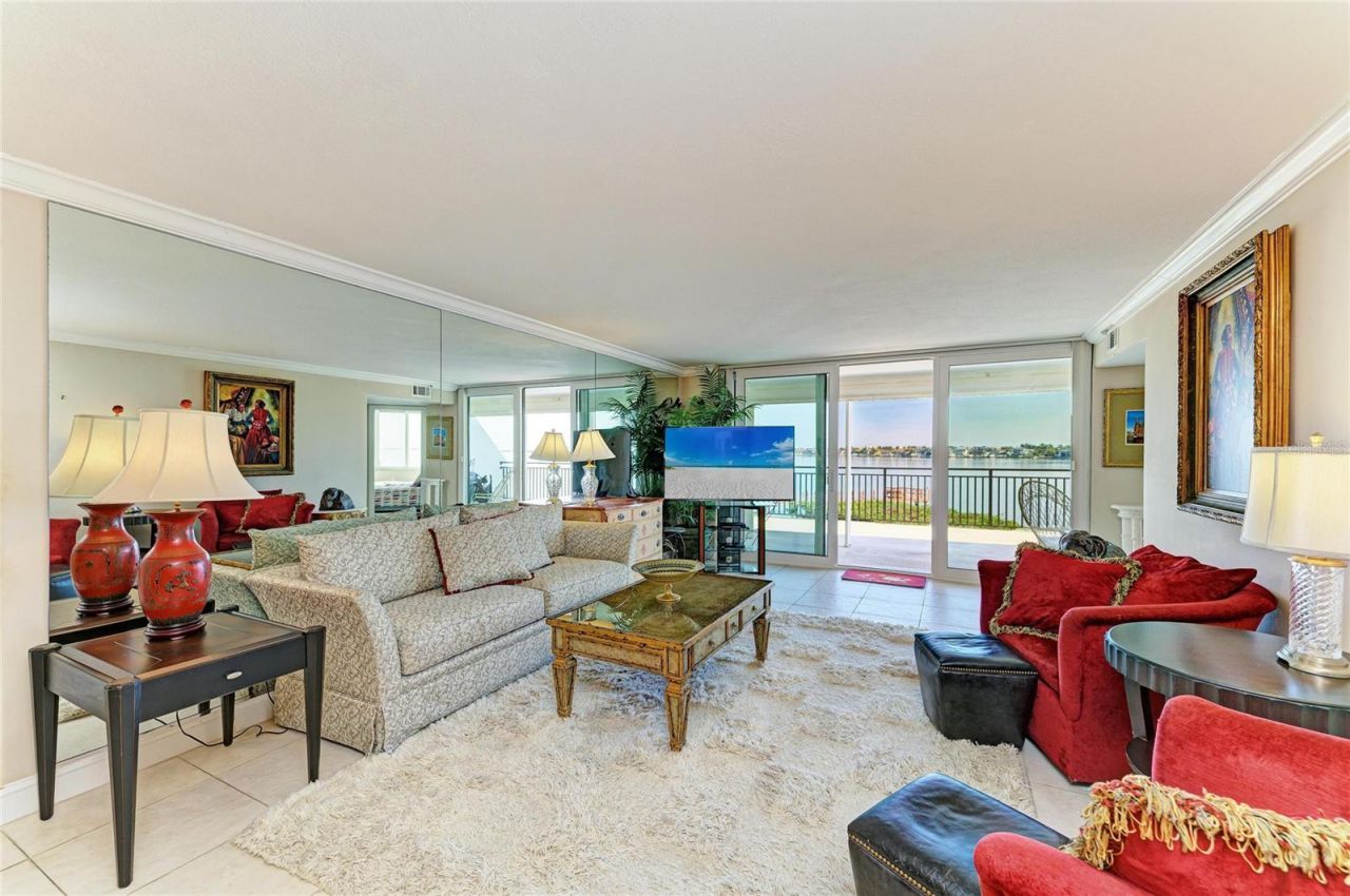 5700 Escondida Boulevard S, Unit 201, Saint Petersburg, FL 33715 Photo