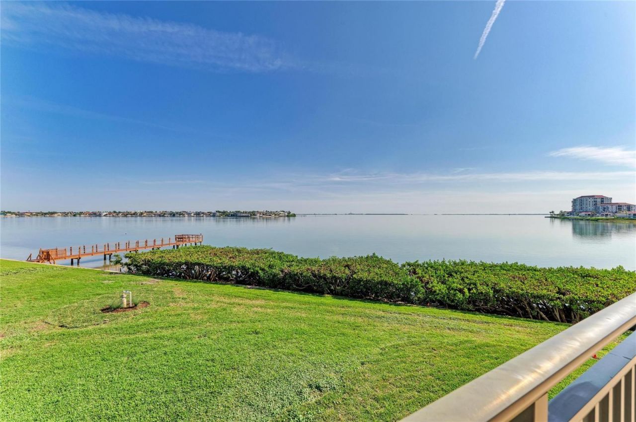 5700 Escondida Boulevard S, Unit 201, Saint Petersburg, FL 33715 Photo