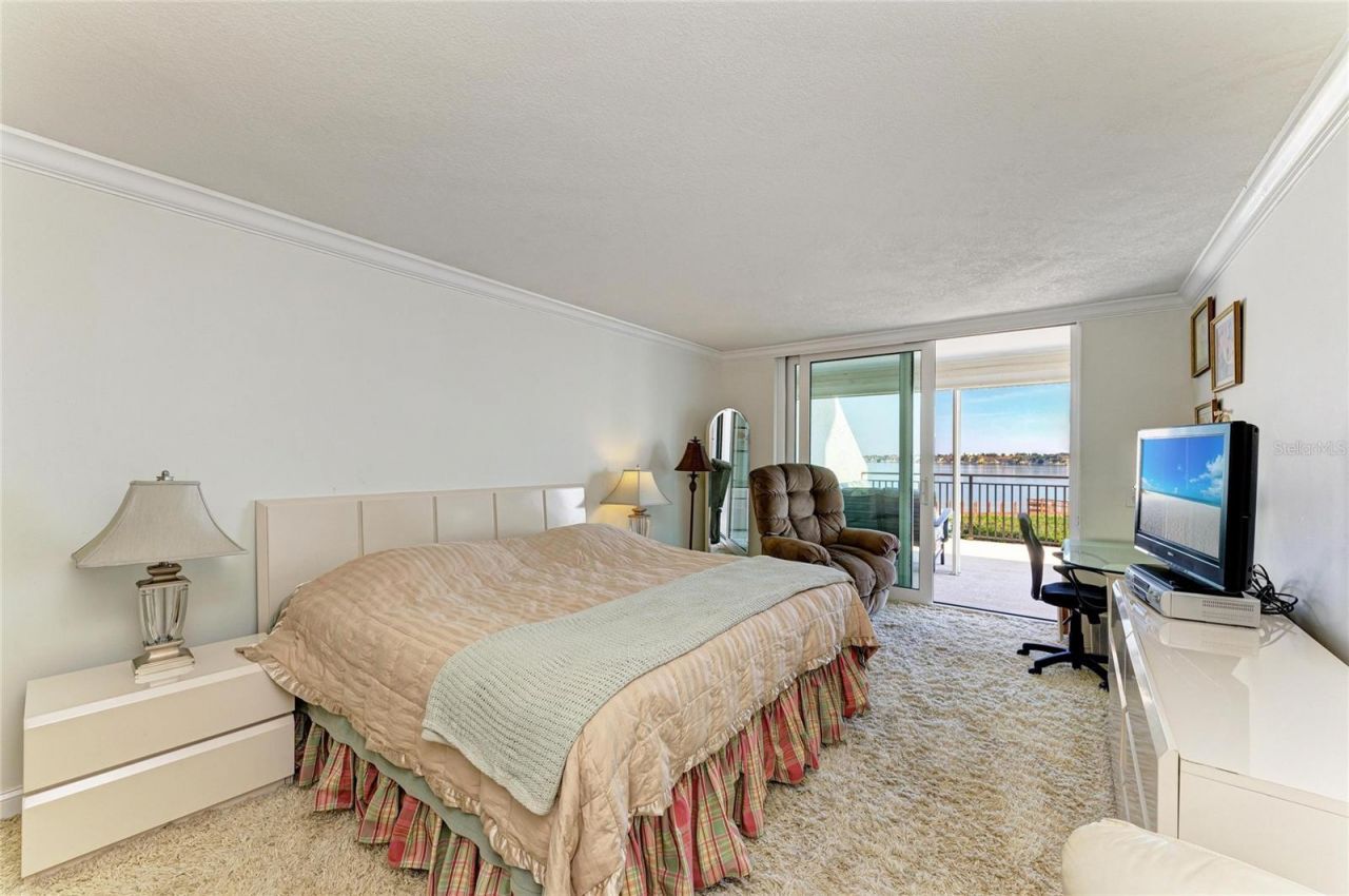 5700 Escondida Boulevard S, Unit 201, Saint Petersburg, FL 33715 Photo