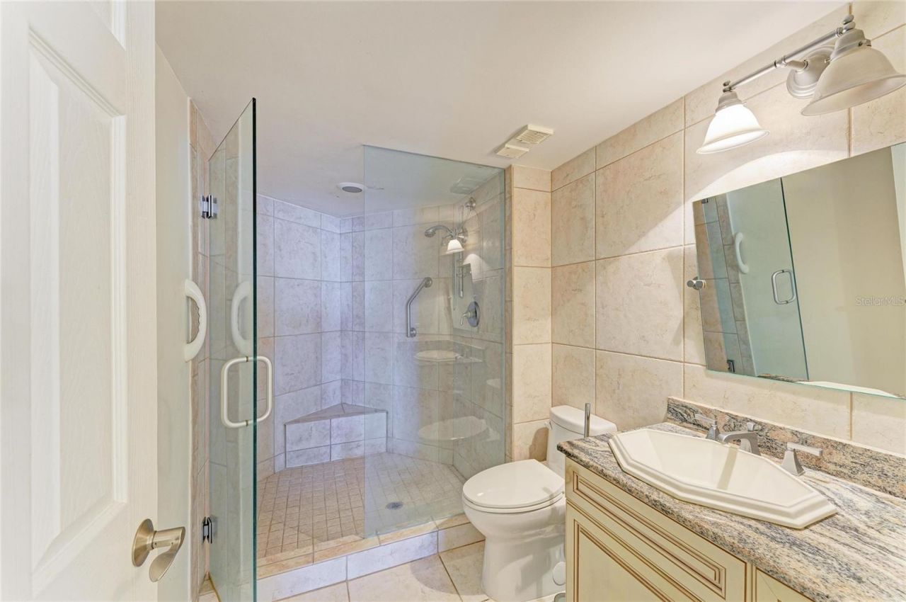 5700 Escondida Boulevard S, Unit 201, Saint Petersburg, FL 33715 Photo