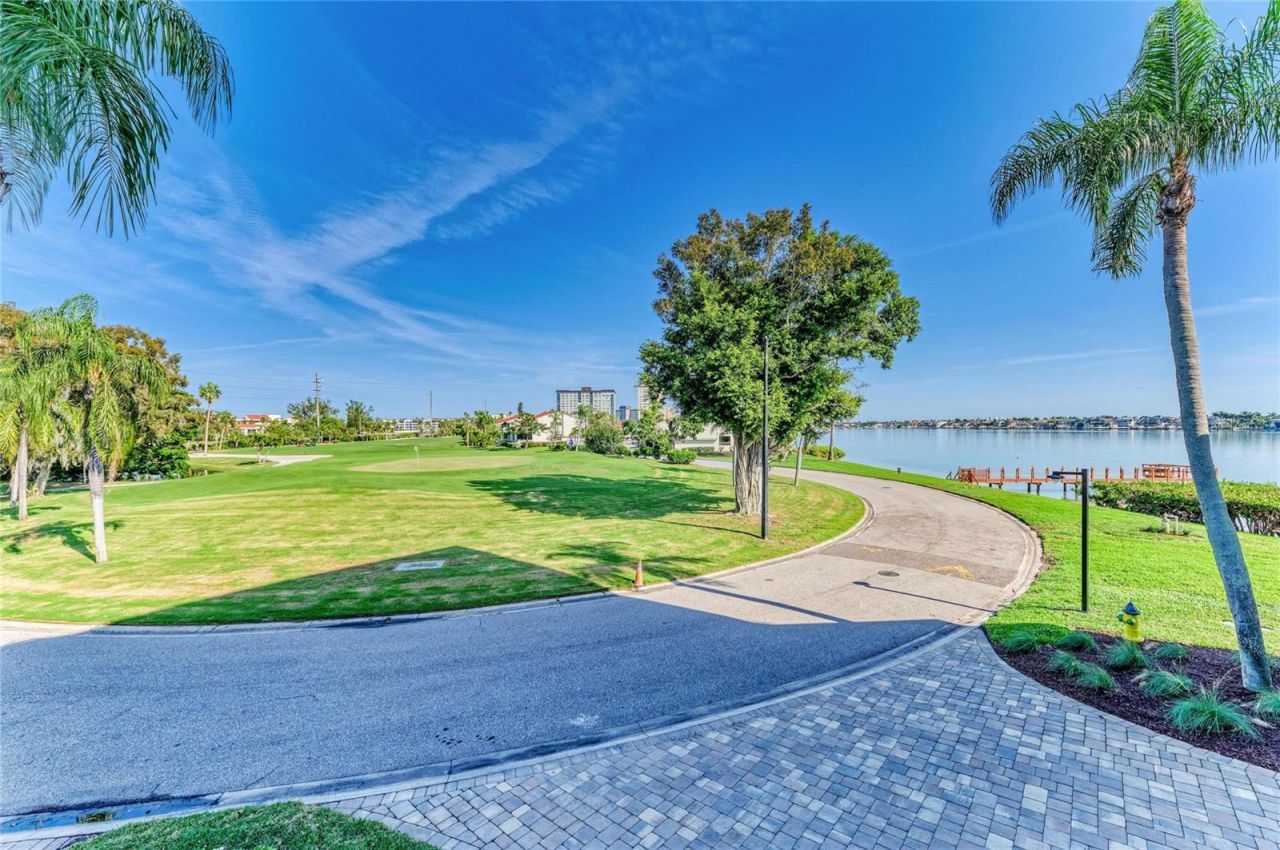 5700 Escondida Boulevard S, Unit 201, Saint Petersburg, FL 33715 Photo