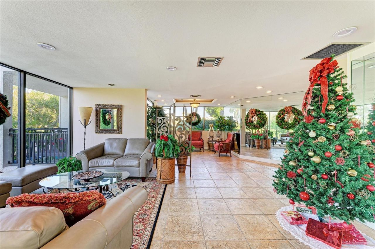 5700 Escondida Boulevard S, Unit 201, Saint Petersburg, FL 33715 Photo