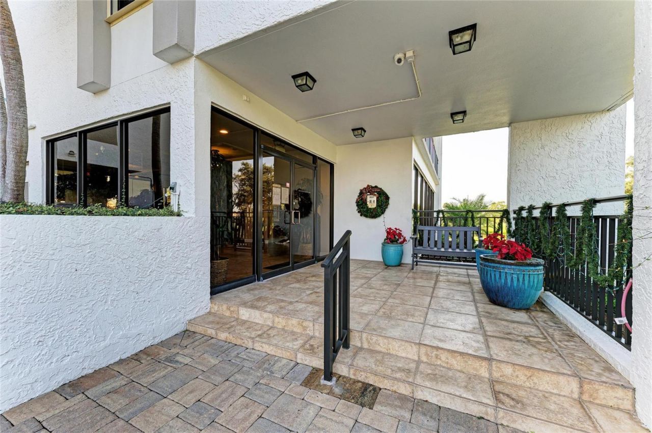 5700 Escondida Boulevard S, Unit 201, Saint Petersburg, FL 33715 Photo