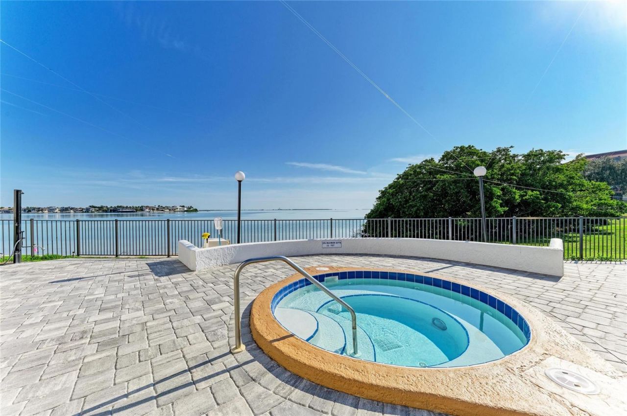 5700 Escondida Boulevard S, Unit 201, Saint Petersburg, FL 33715 Photo