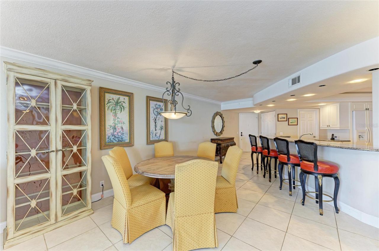 5700 Escondida Boulevard S, Unit 201, Saint Petersburg, FL 33715 Photo