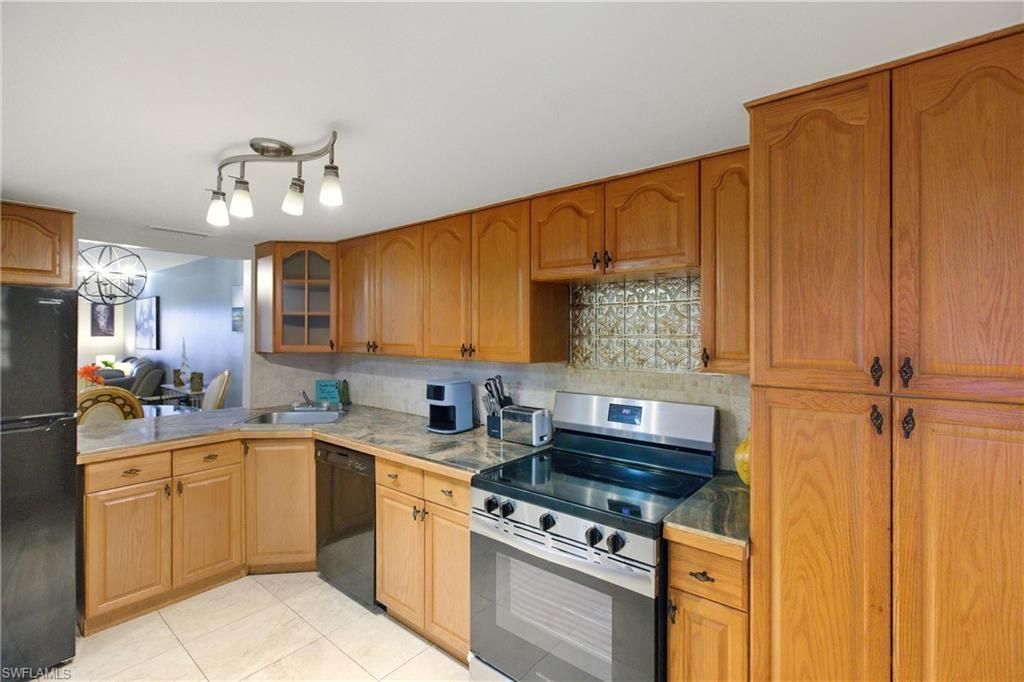 2111 Barkeley Ln, Unit 18, Fort Myers, FL 33907 Photo