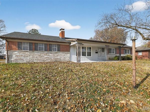 101 Sheffield Drive, Belleville, IL 62223