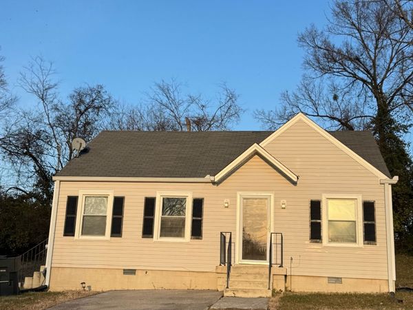 2421 Grover St , Nashville, TN 37207