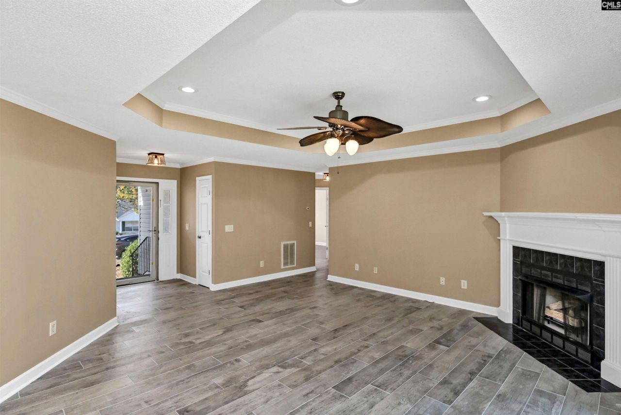 141 Rosewood Lane  Photo 5