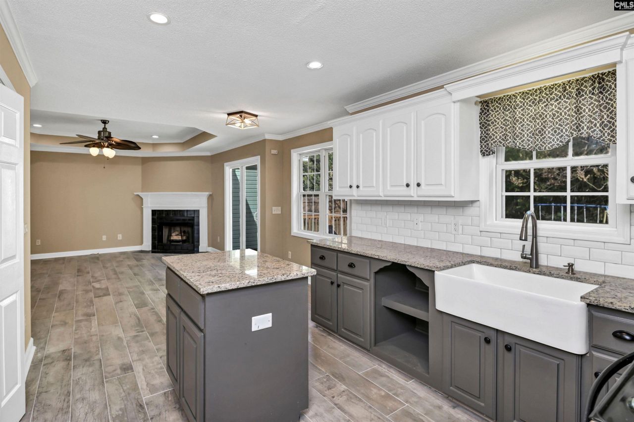 141 Rosewood Lane  Photo 6