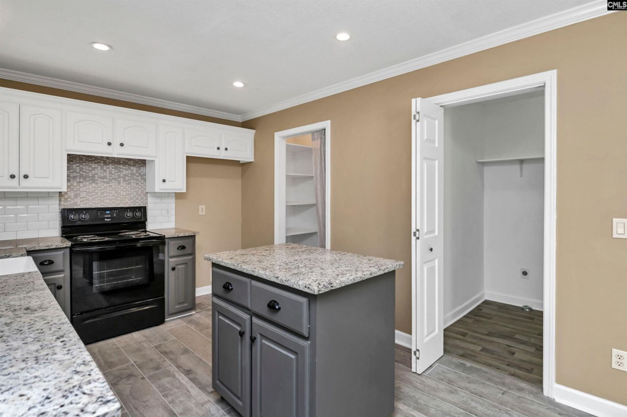 141 Rosewood Lane  Photo 8