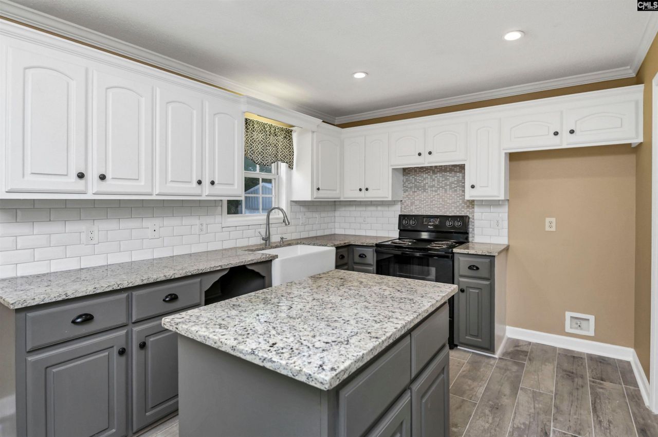 141 Rosewood Lane  Photo 9