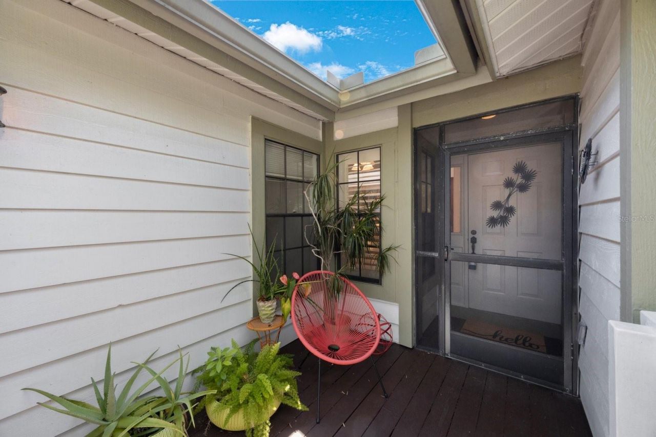 842 Amelia Court Ne, Saint Petersburg, FL 33702 Photo