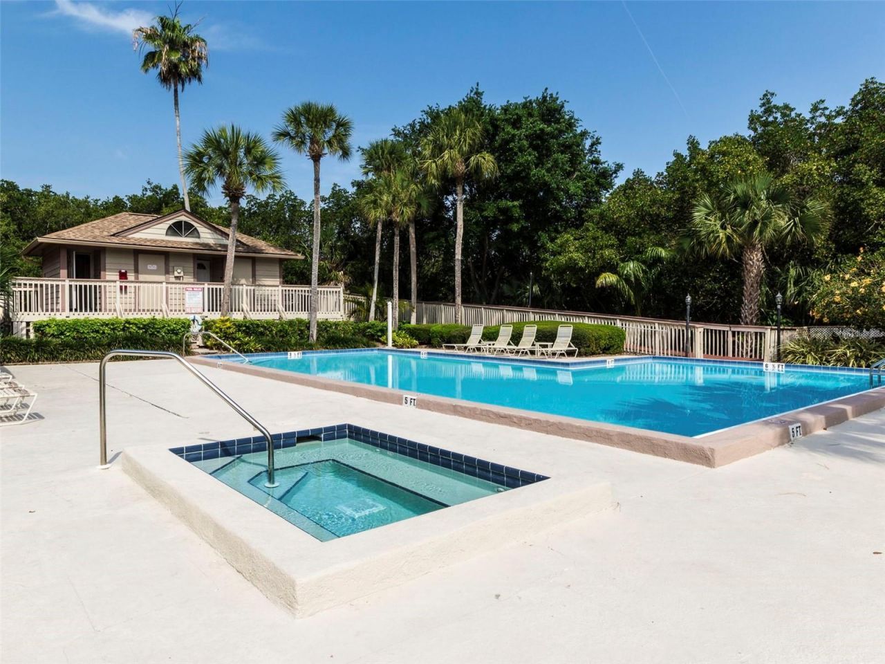 842 Amelia Court Ne, Saint Petersburg, FL 33702 Photo