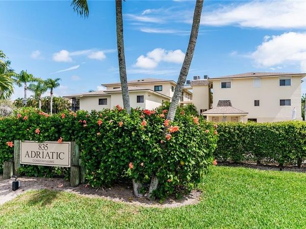 835 W Elkcam CIR, Unit 205, MARCO ISLAND, FL 34145