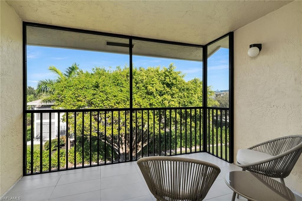 835 W Elkcam Cir, Unit 205, Marco Island, FL 34145 Photo