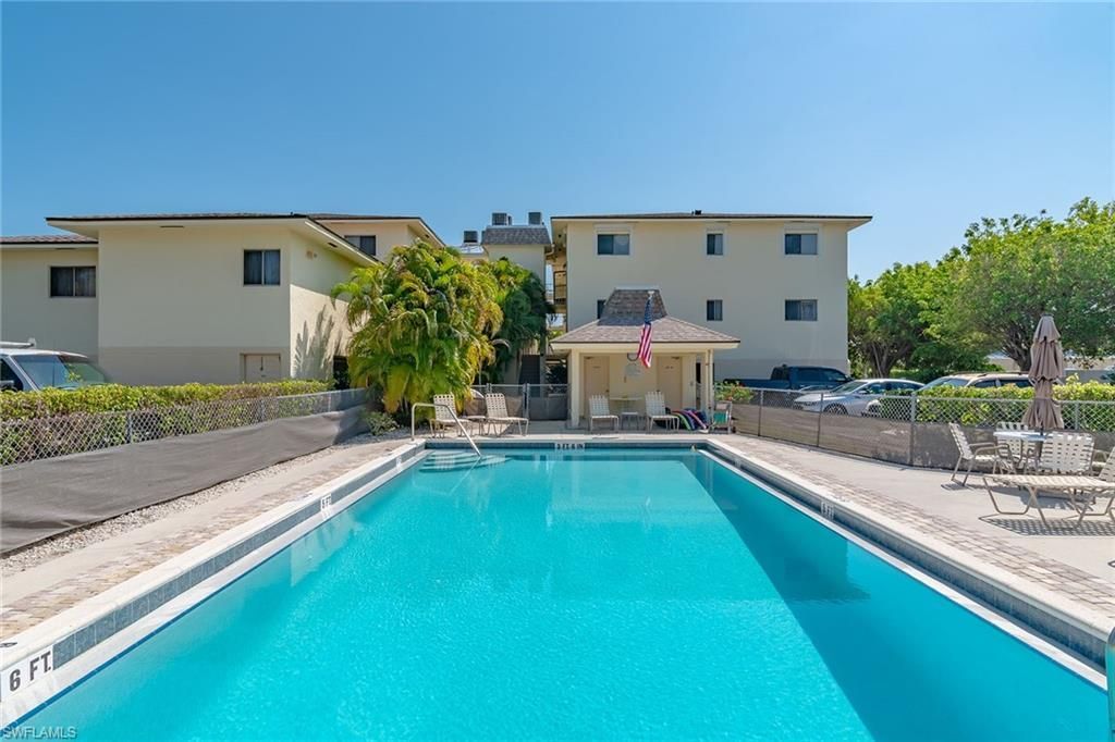 835 W Elkcam Cir, Unit 205, Marco Island, FL 34145 Photo