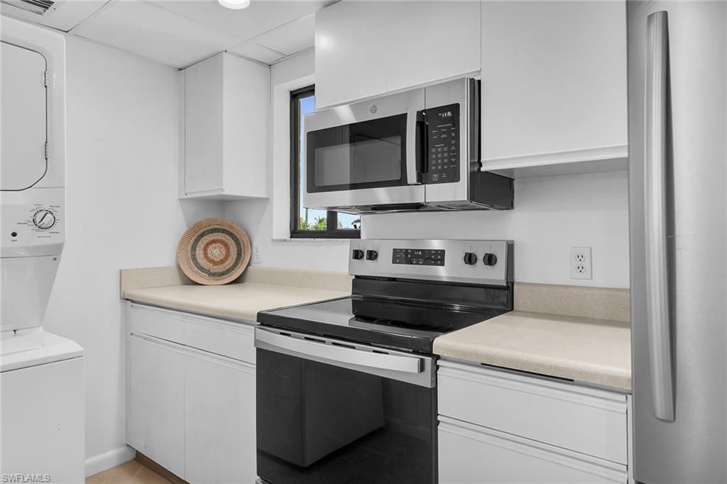 835 W Elkcam Cir, Unit 205, Marco Island, FL 34145 Photo