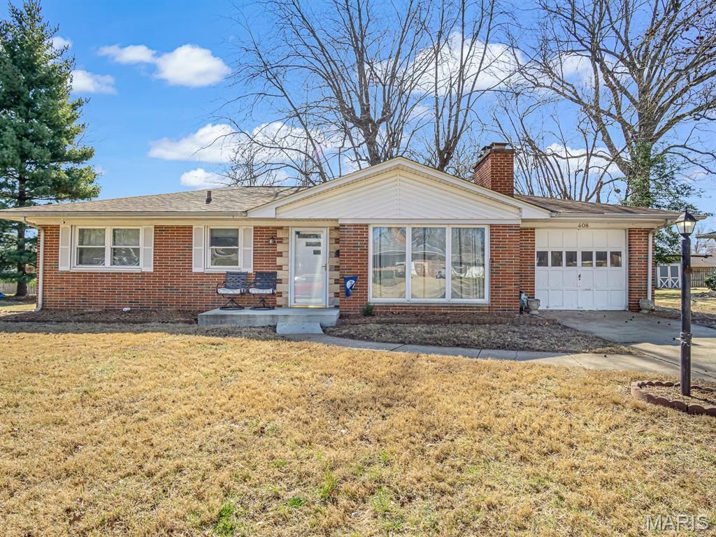 408 Southgate Drive, Belleville, IL 62223 Main Photo